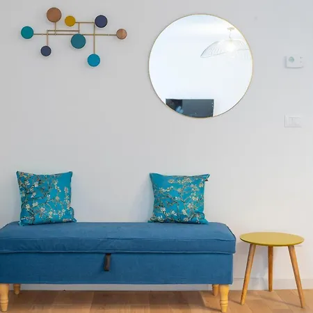 Modern House With Private Garden In דירה אודינה